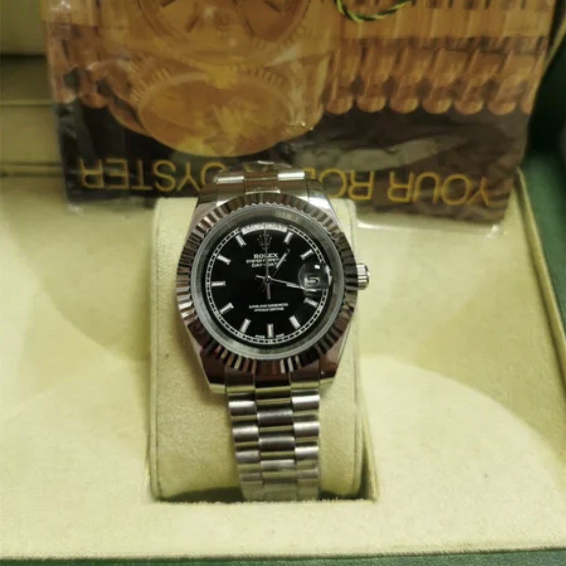 ساعة روليكس شبيه الأصلي مع كرتونة اصلي