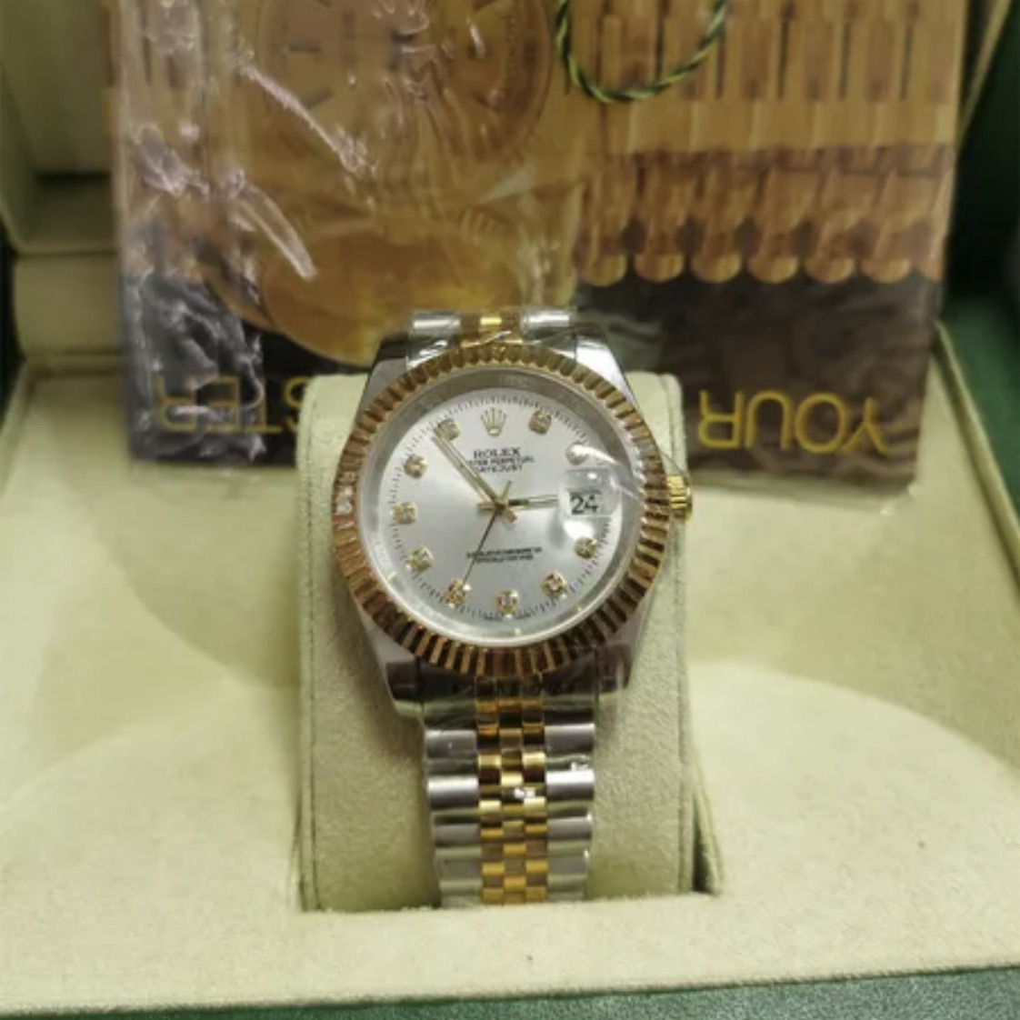 ساعة روليكس شبيه الأصلي مع كرتونة اصلي