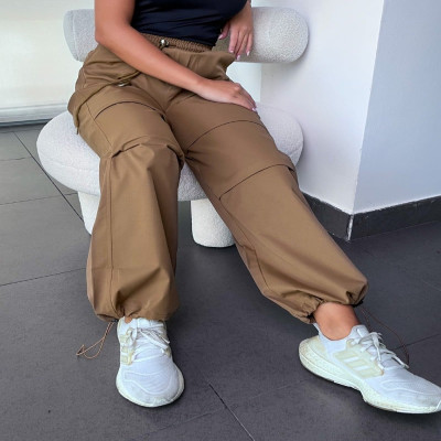 ‎ بنطلون نسائي بتصميم عملي بلون بني