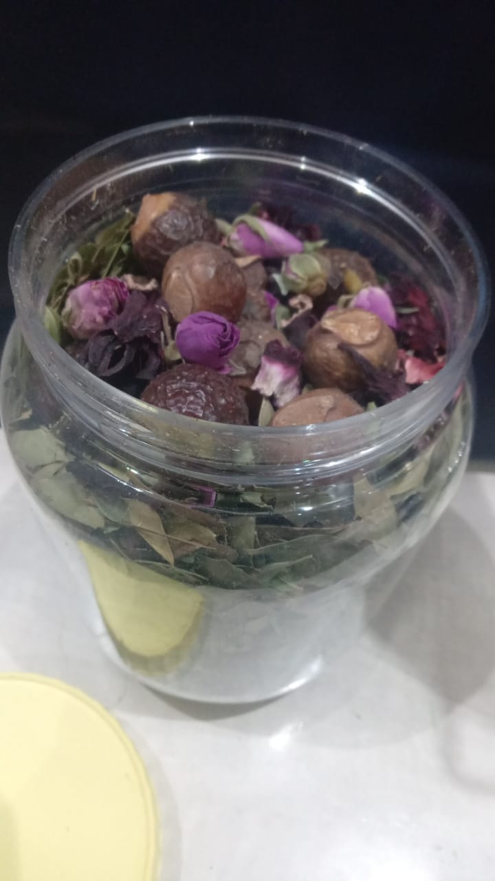 اعشاب للشعر  كبير