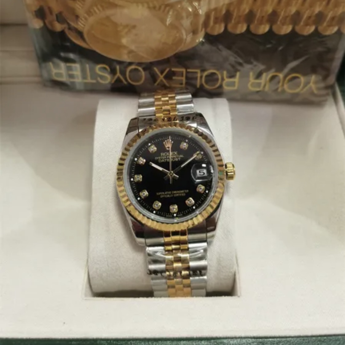 ساعة روليكس شبيه الأصلي مع كرتونة اصلي