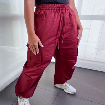 بنطلون نسائي بتصميم عملي بلون أحمر