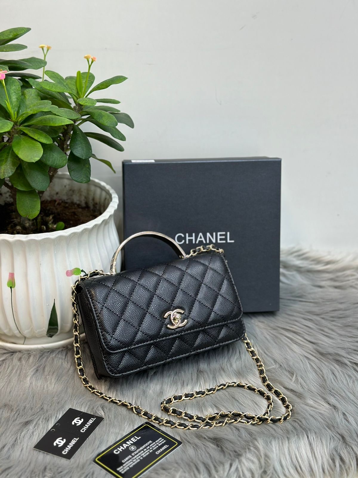 شنطة نسائية فاخرة